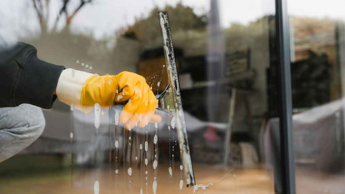 روش های از بین بردن زردی شیشه های دوجداره